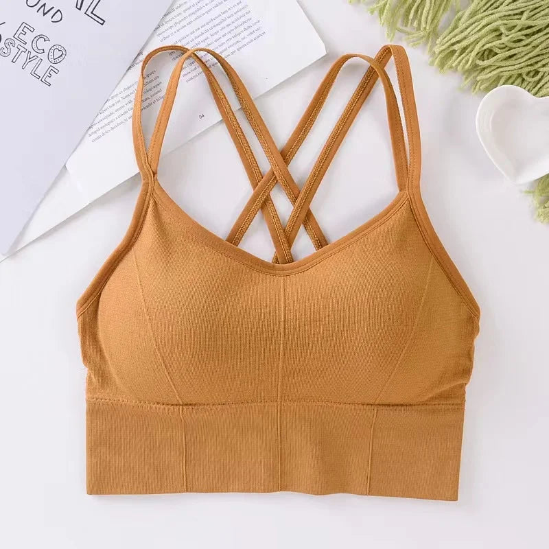 Beautiful fitness tops breathable comfortable and soft